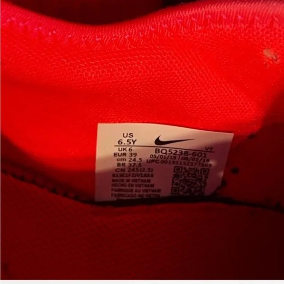 Nike Bright Red and Black Air Sneakers - Picture 5 of 5